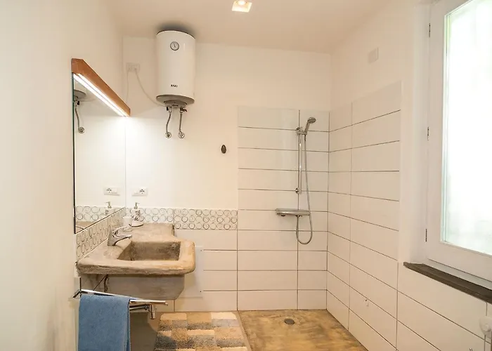 Casa Deledda * 布多尼